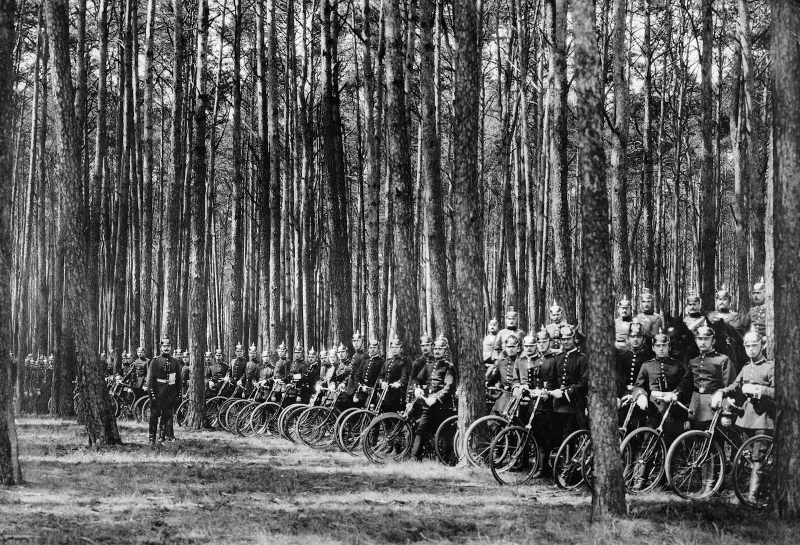 Illustration for article titled Great Moments In Bicycle-Powered Warfare